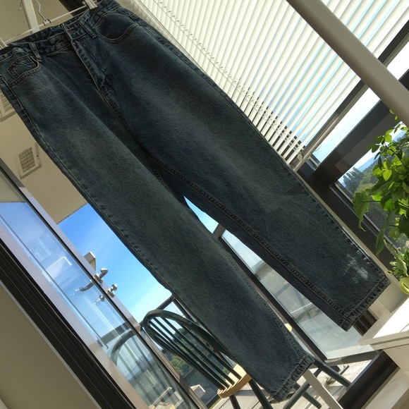 High-waist Ankle Jeans - Picture 7 of 16